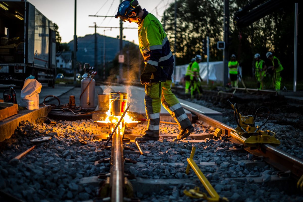 rolfsen og juell stålkomponenter og jernbane ekspert i norden